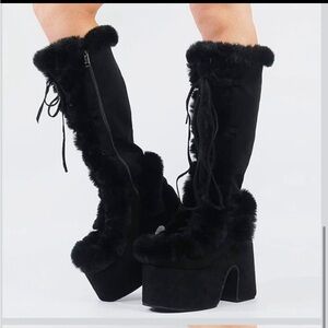 Elegant Black Fur-Trimmed Heeled Boots